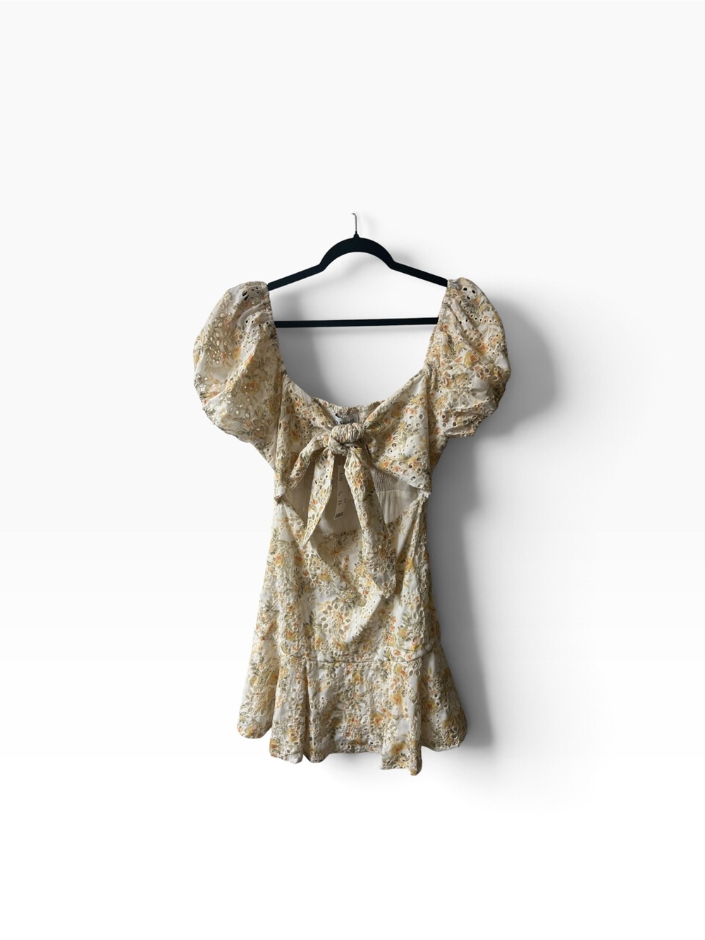 NWT- En Saison Opposites Floral Eyelet Puff Sleeve Mini Dress with Front Tie, M